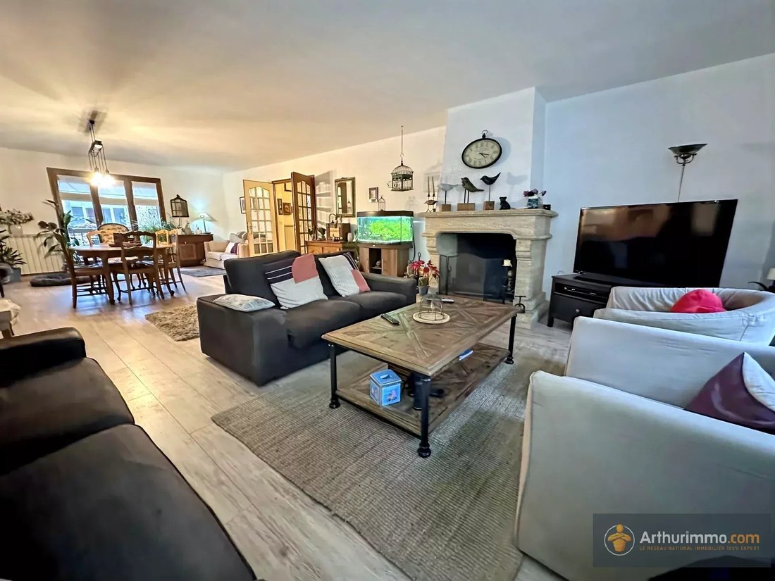 House in Sully-Vauban, Livry-Gargan, France 5 - 13738640