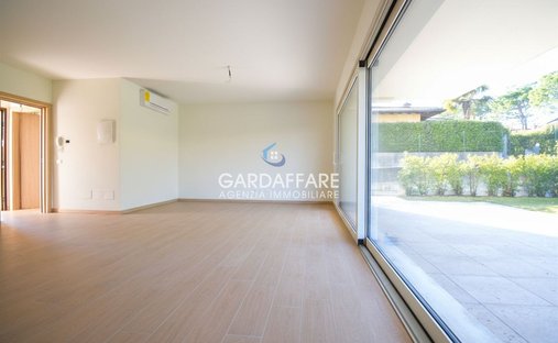 Villa a Manerba del Garda, Lombardia, Italia 1