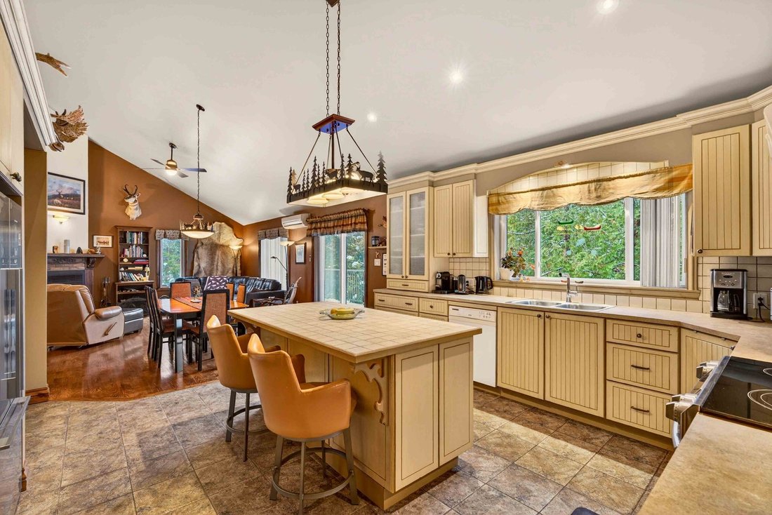 Villa in Rivière-Rouge, Quebec, Canada 4 - 16970709
