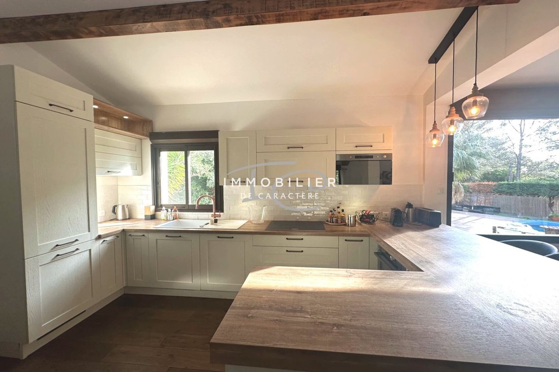 Villa in La Croix-Valmer, Provence-Alpes-Côte d'Azur, France 5 - 16970698