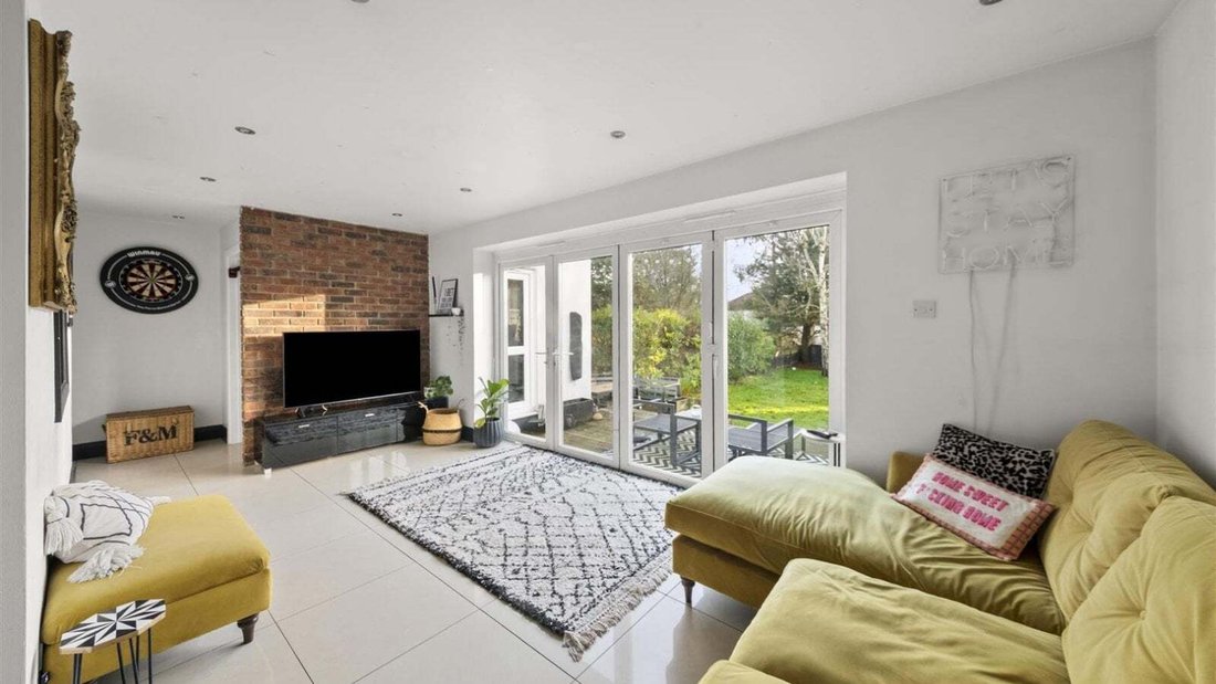House in Eastcote, Hillingdon, England 3 - 16972112