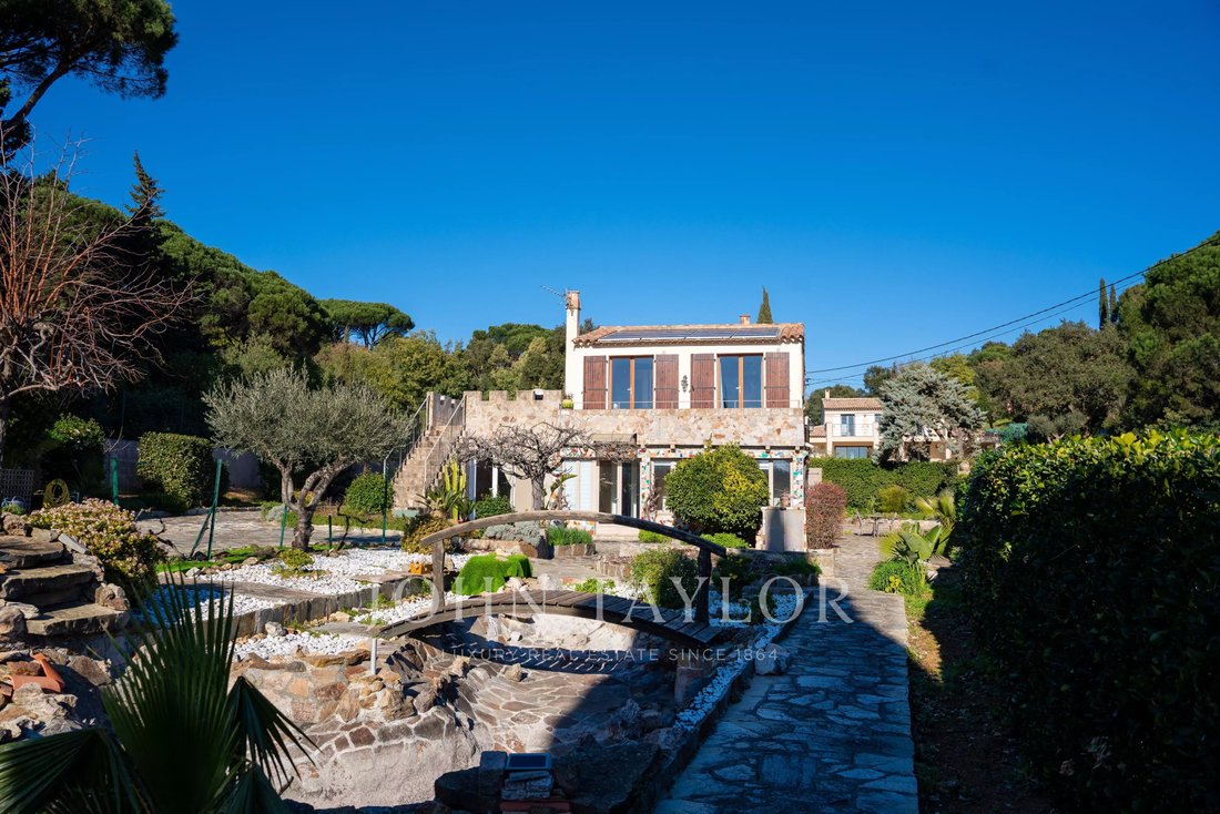 Domaine à La Croix-Valmer, Provence-Alpes-Côte d'Azur, France 1 - 16970882