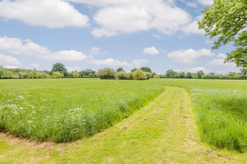 House in Winkfield, England 4 - 16972092