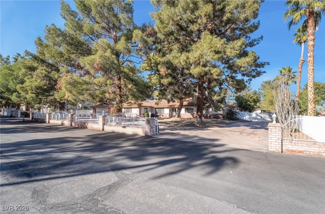 House in Las Vegas, Nevada, United States 4 - 16971882
