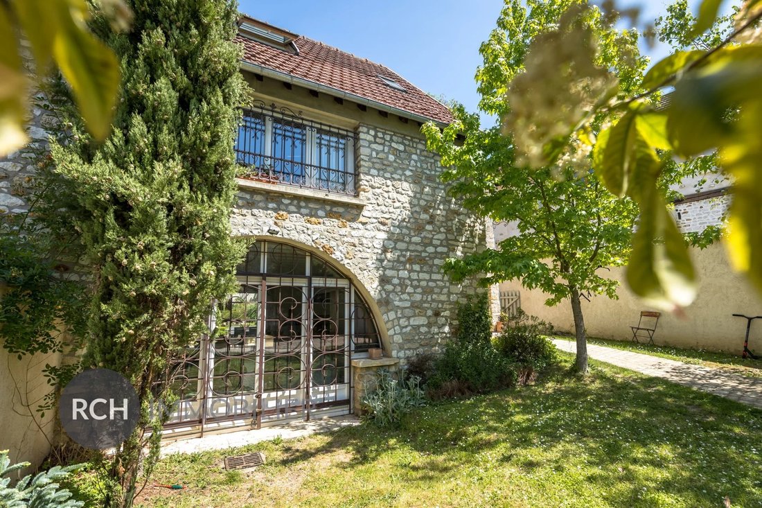 House in Villiers-Saint-Frederic, Ile-de-France, France 2 - 16970864