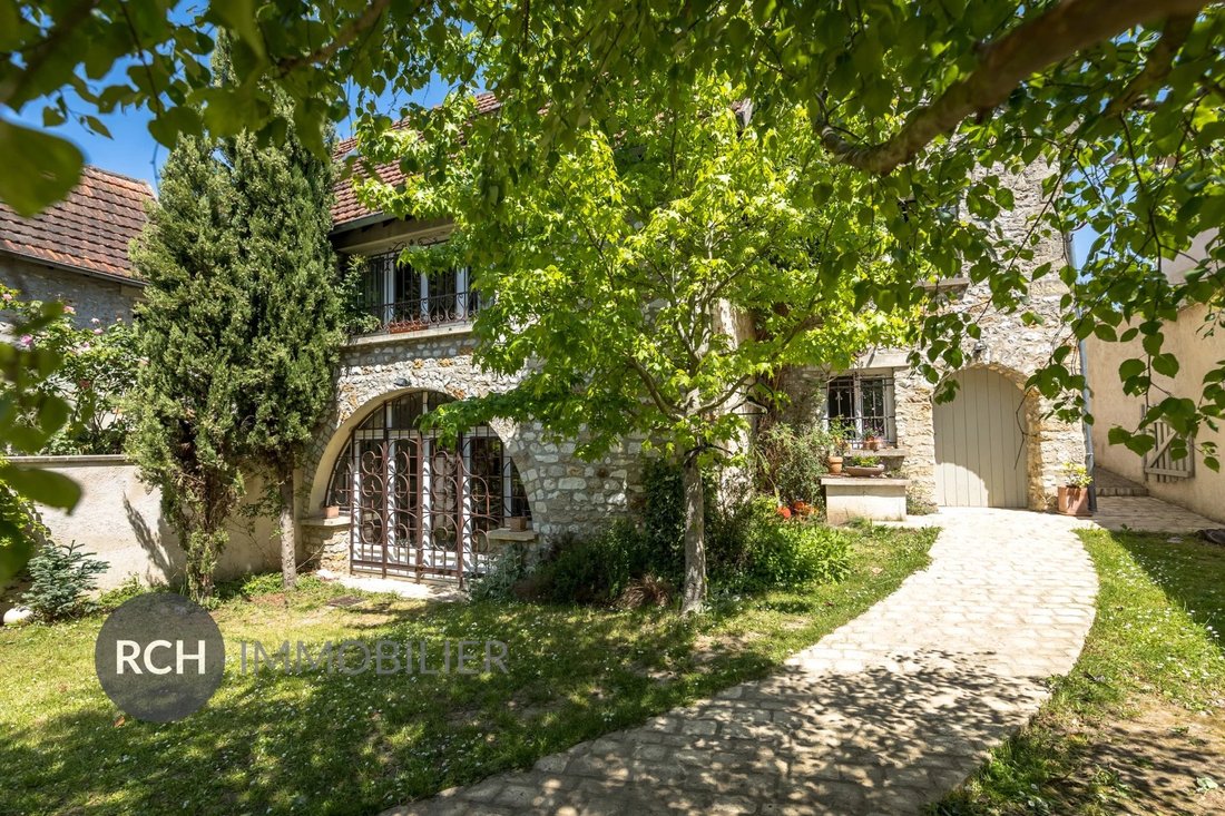 House in Villiers-Saint-Frederic, Ile-de-France, France 1 - 16970864