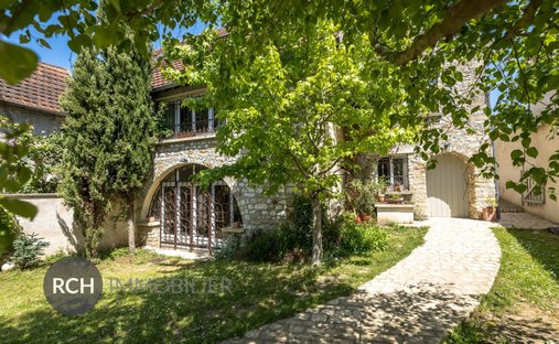 House in Villiers-Saint-Frederic, Ile-de-France, France 1