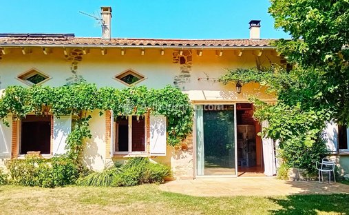 Estate in Arrondissement of Toulouse, Occitania, France 1