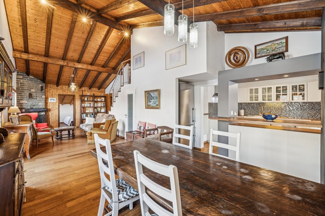 Chalet With Self Contained Apartment In The Heart Of The Wilderness