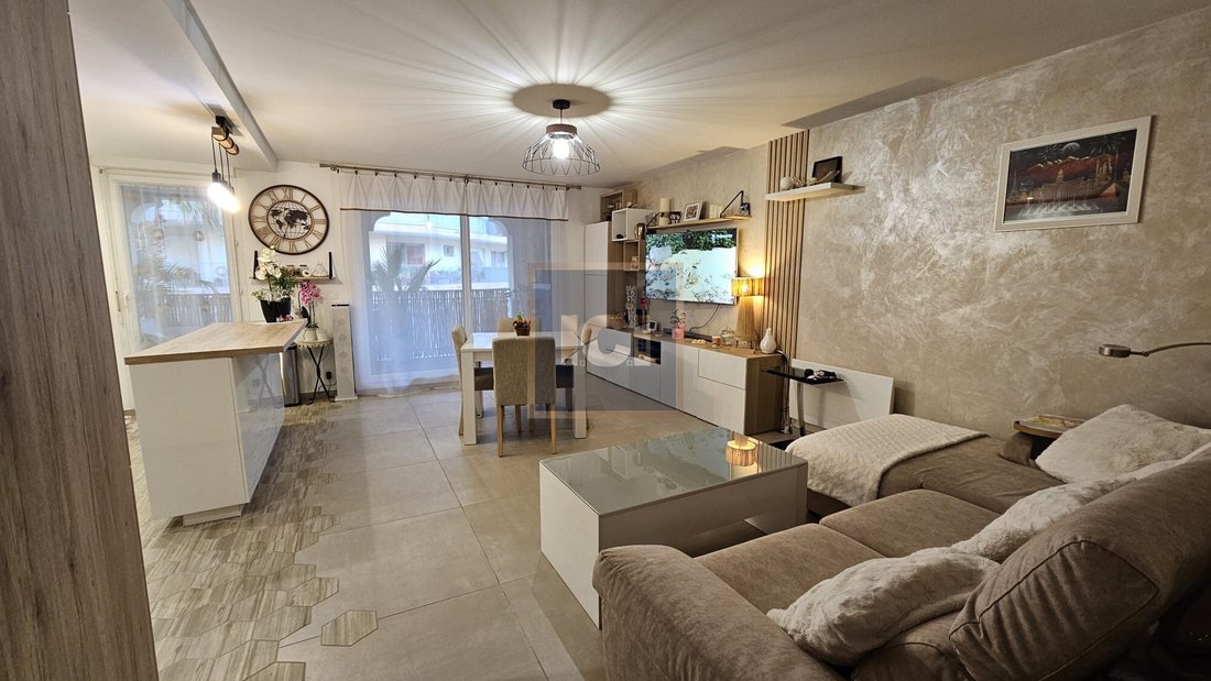 Appartamento a Ville-Les Saquedes-Le Bouillonnet, Sainte-Maxime, Francia 1 - 16974846