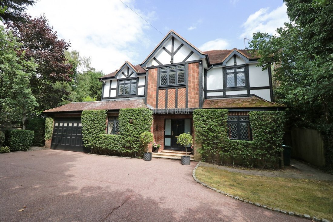 House in Barnet, England 1 - 16972117