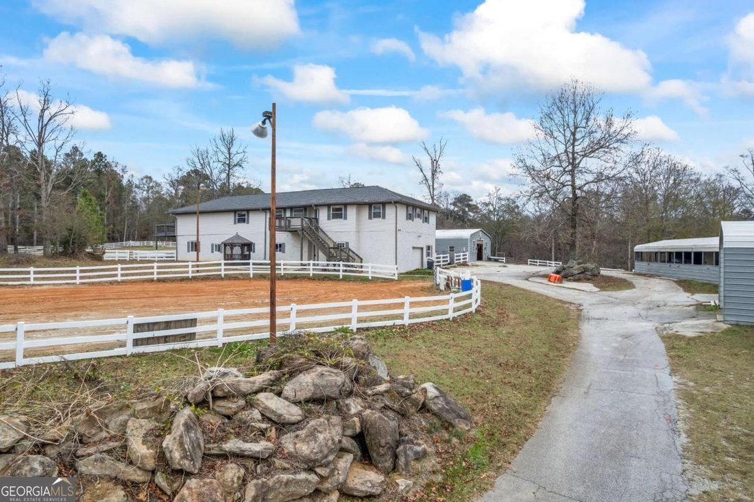 Farm Ranch in Conyers, Georgia, United States 3 - 16975296