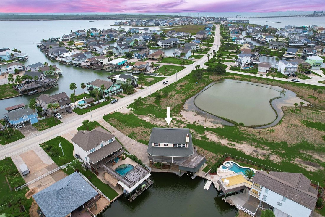 House in Galveston, Texas, United States 3 - 16971944