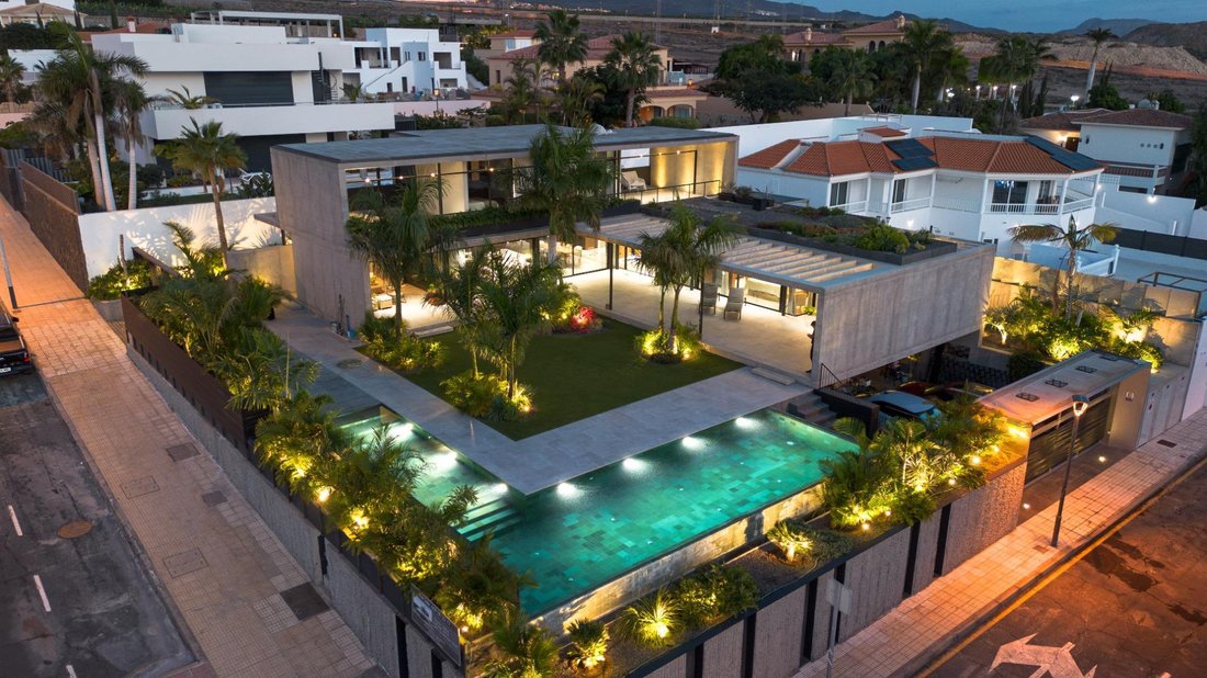 Villa in Adeje, Canary Islands, Spain 1 - 16338103