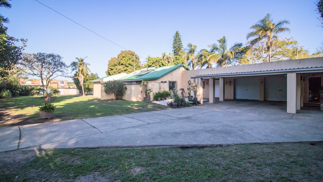 Estate in Gonubie, Eastern Cape, South Africa 4 - 16971382