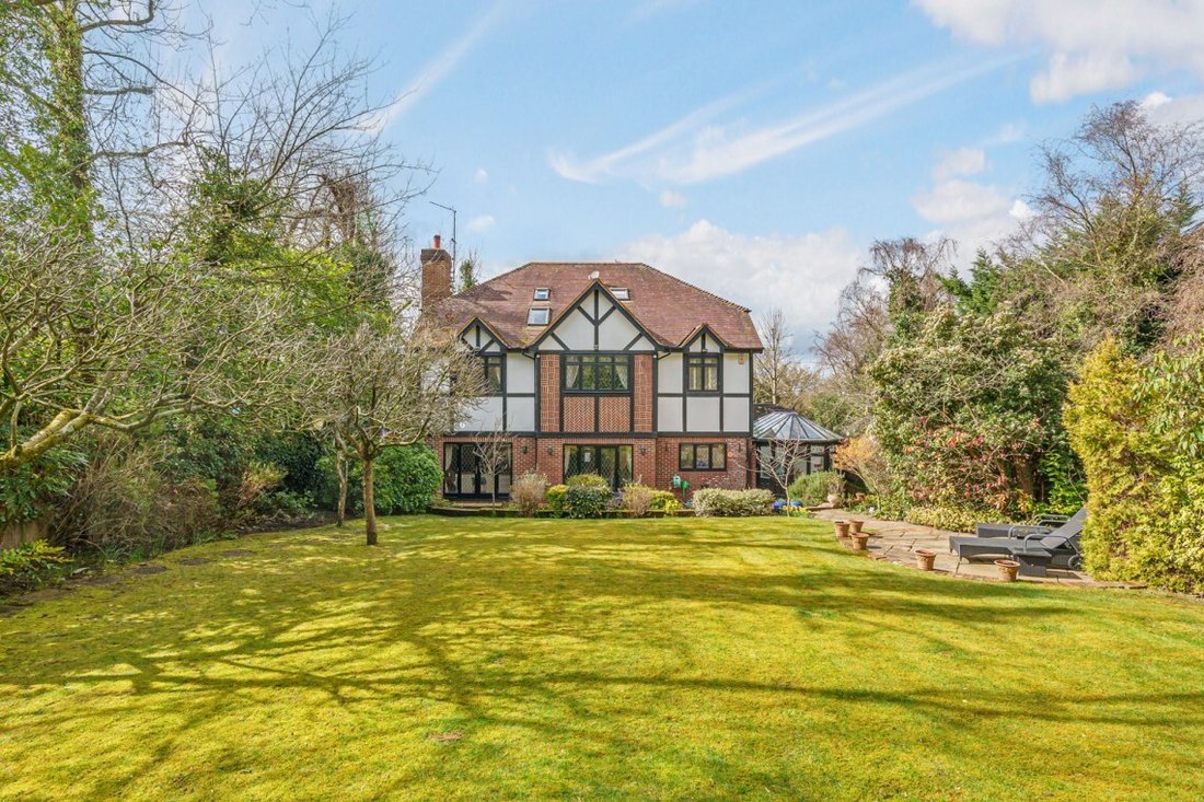 House in Barnet, England 3 - 16972117