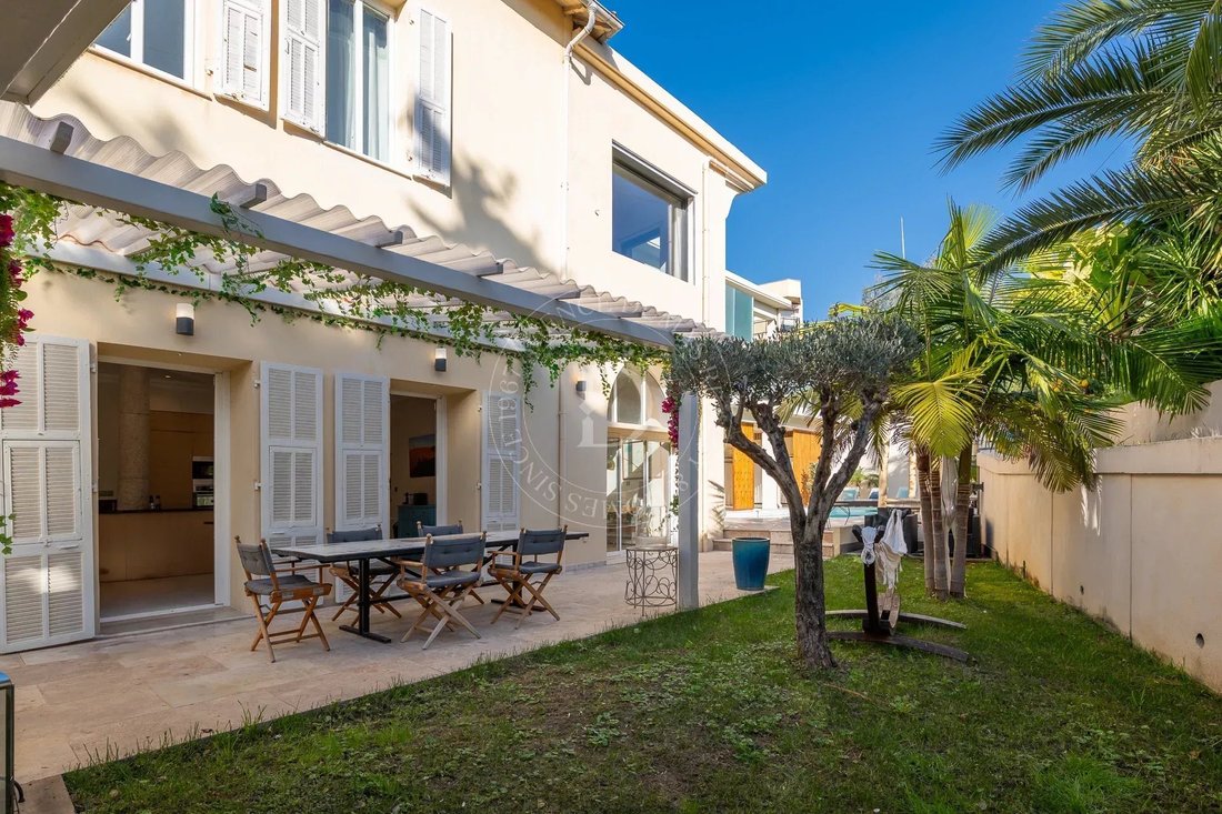 Villa in Beaulieu-sur-Mer, Provence-Alpes-Côte d'Azur, France 1 - 16970909