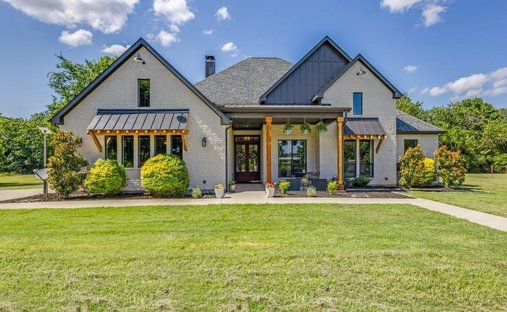 House in Tioga, Texas, United States 1