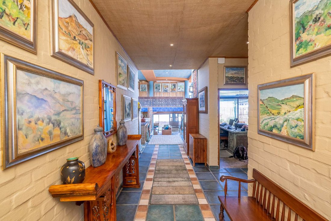 House in Gordons Bay Central, Cape Town, Western Cape 3 - 16865237
