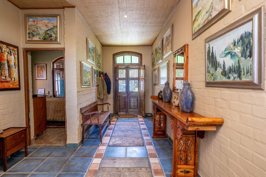 House in Gordons Bay Central, Cape Town, Western Cape 4 - 16865237