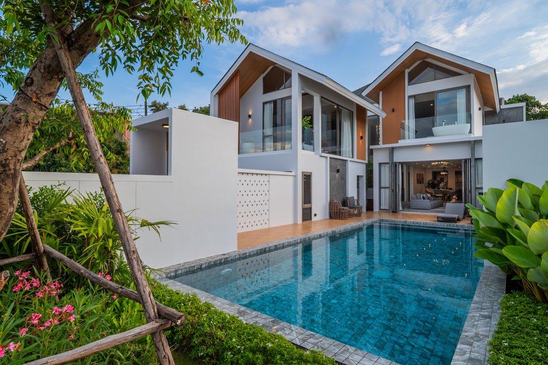 Villa in Choeng Thale, Phuket, Thailand 1 - 16745469