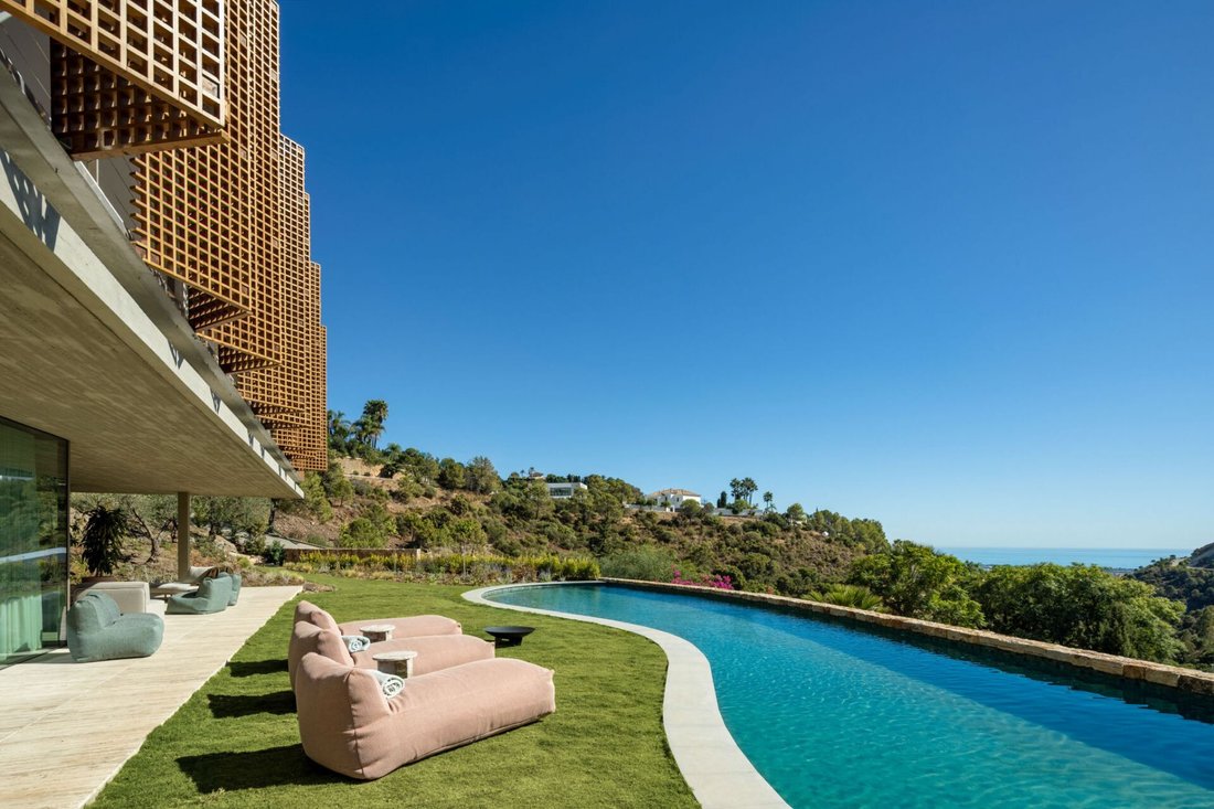 Villa in Marbella, Andalusia, Spain 2 - 16975472