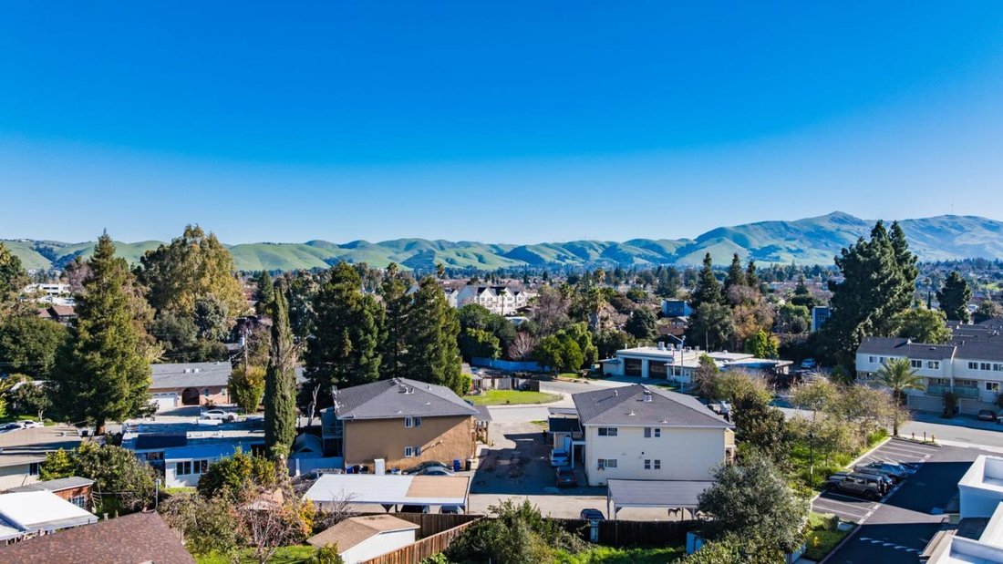 Newark, California, United States 5 - 16965634