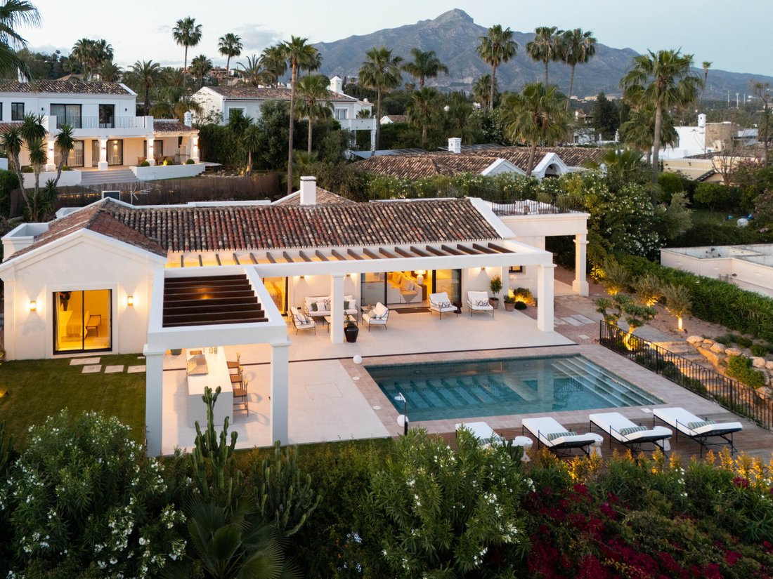 Villa in Marbella, Andalusia, Spain 1 - 16975456