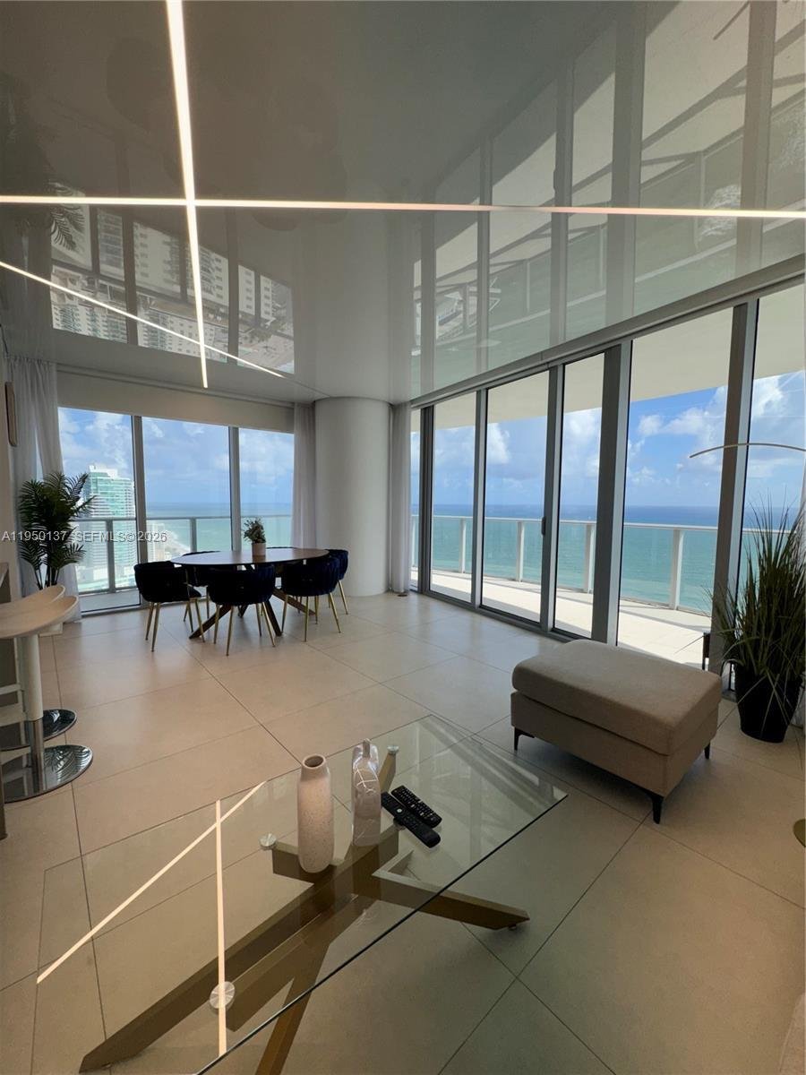 Condo in Hallandale Beach, Florida, United States 4 - 16975233