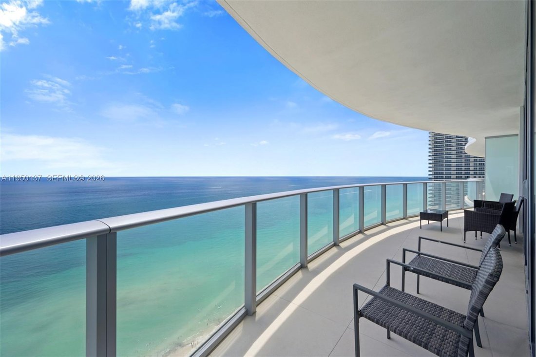 Condo in Hallandale Beach, Florida, United States 1 - 16975233