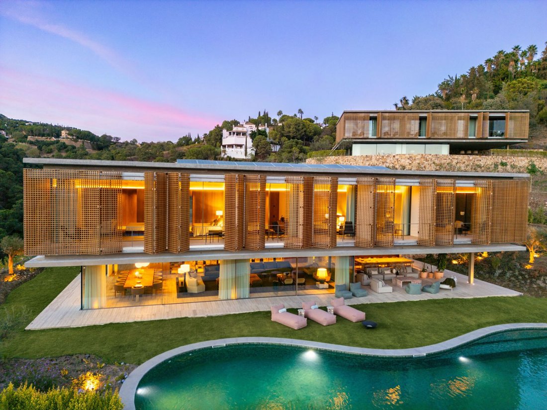 Villa in Marbella, Andalusia, Spain 1 - 16975472