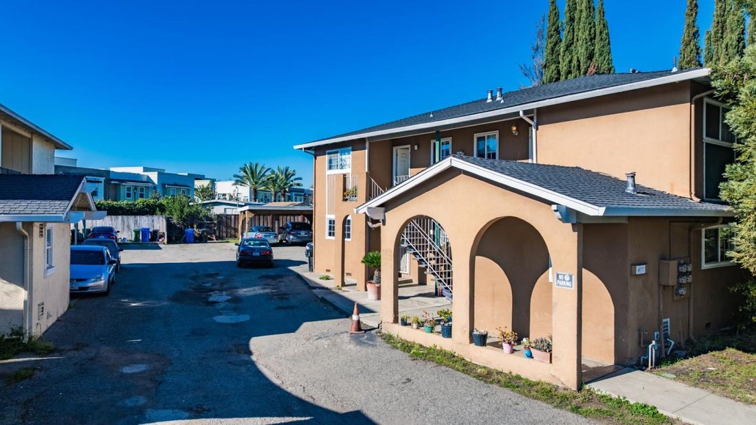 Newark, California, United States 1 - 16965634