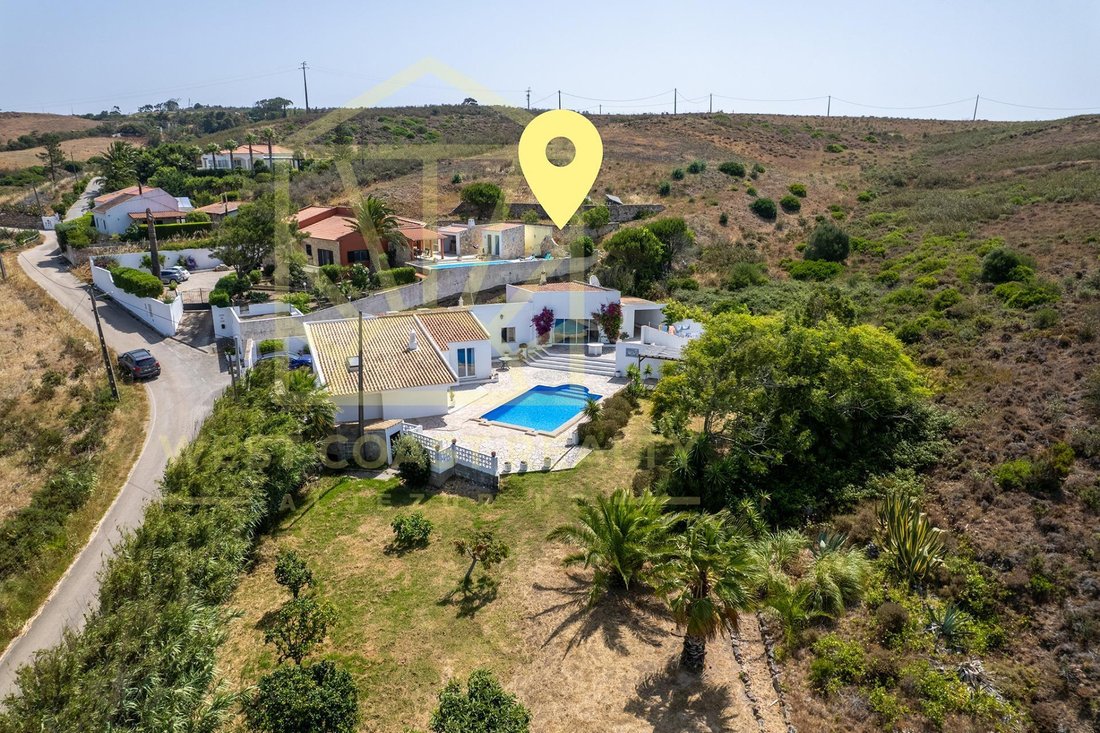 House in Vila do Bispo e Raposeira, Algarve, Portugal 3 - 16975667