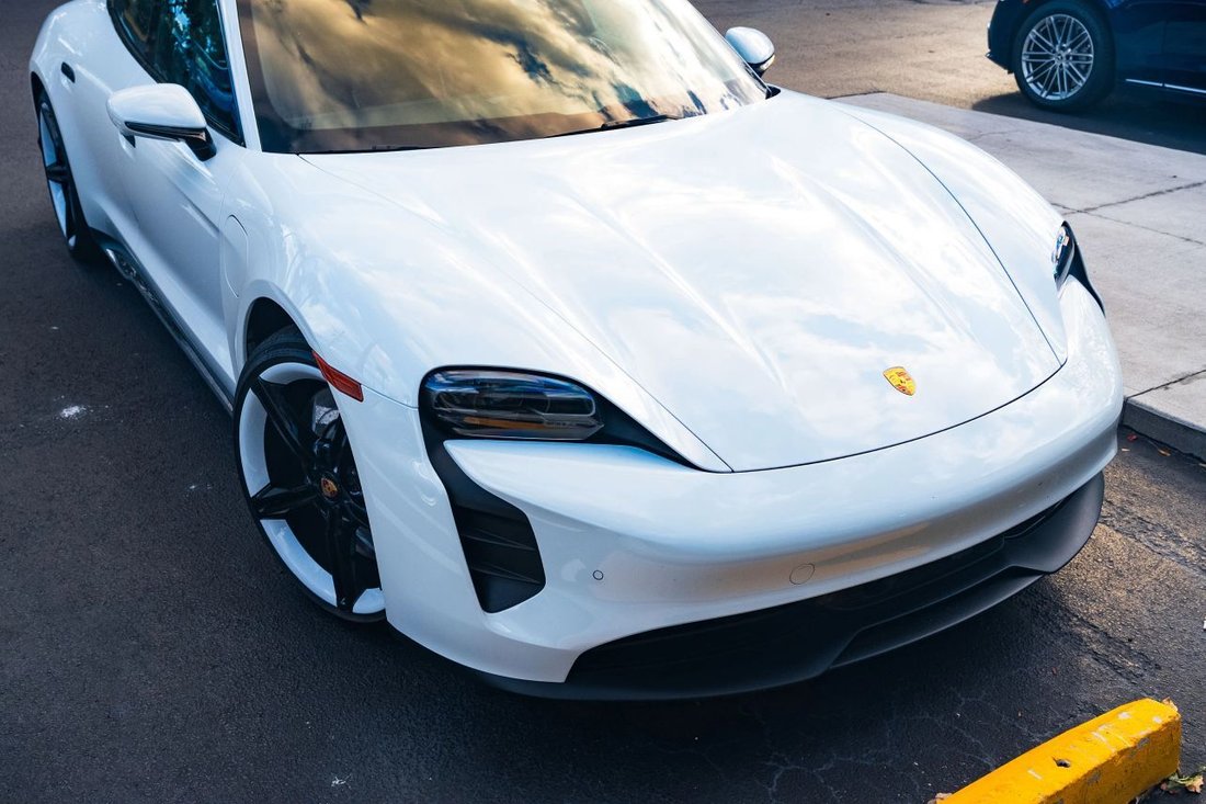 Sedan in Boynton Beach, FL, United States 5 - 16969500