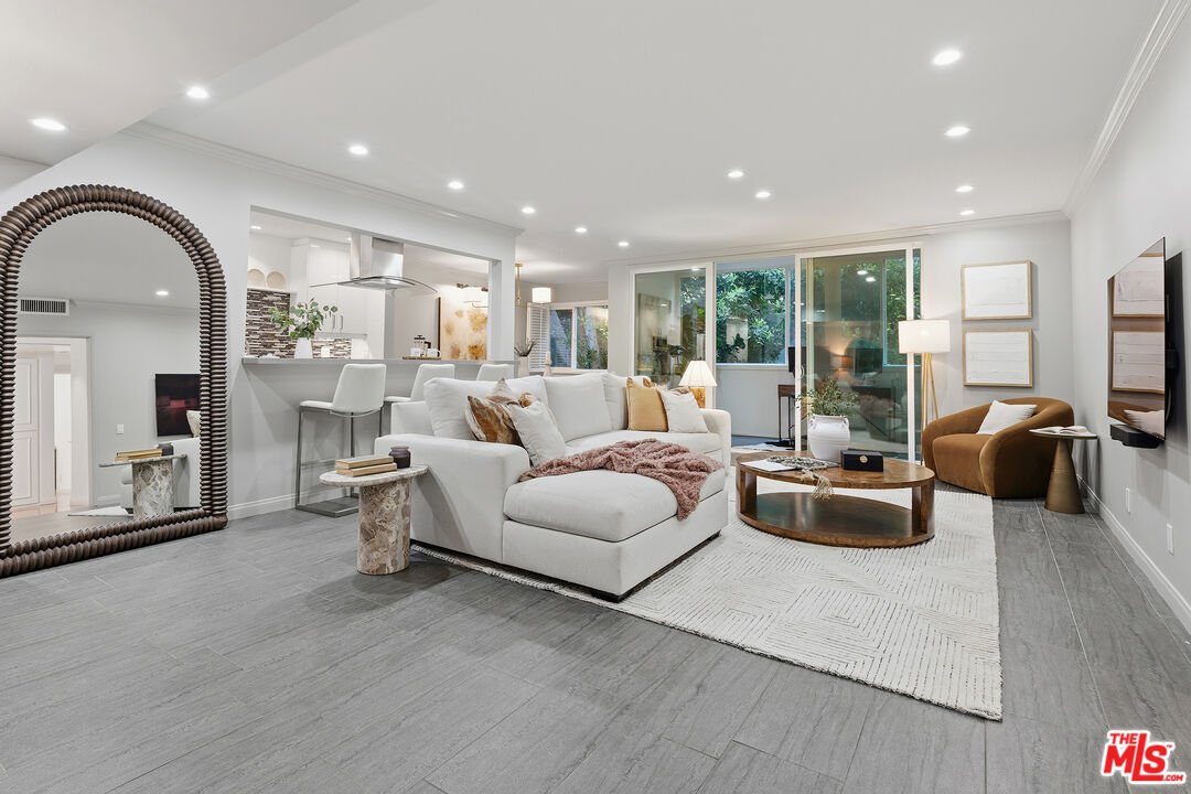 Condo in Los Angeles, California, United States 2 - 16976025