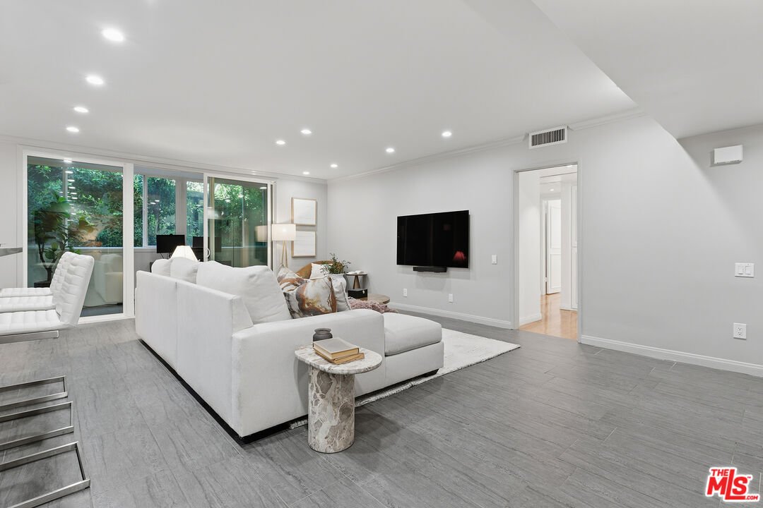 Condo in Los Angeles, California, United States 4 - 16976025