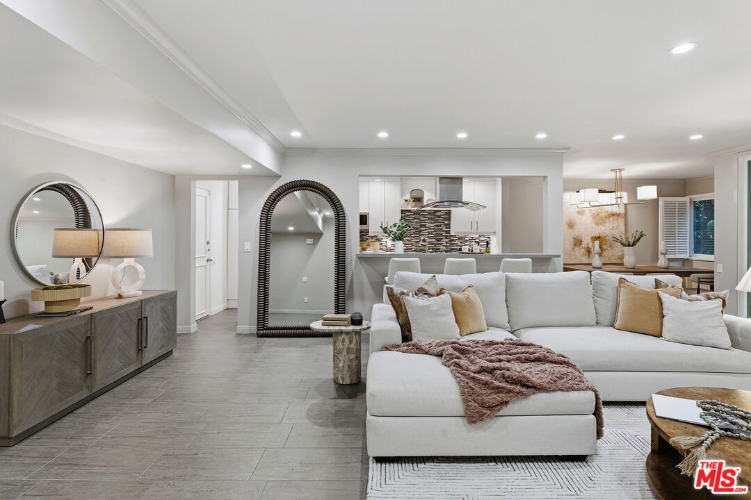 Condo in Los Angeles, California, United States 5 - 16976025