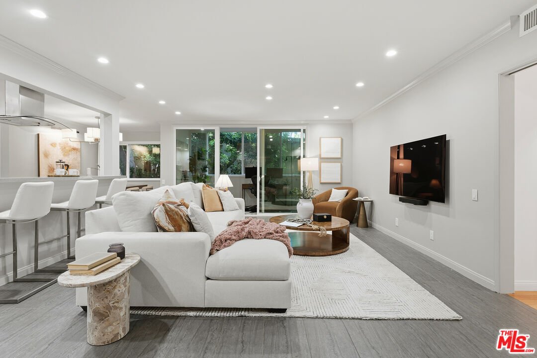 Condo in Los Angeles, California, United States 3 - 16976025
