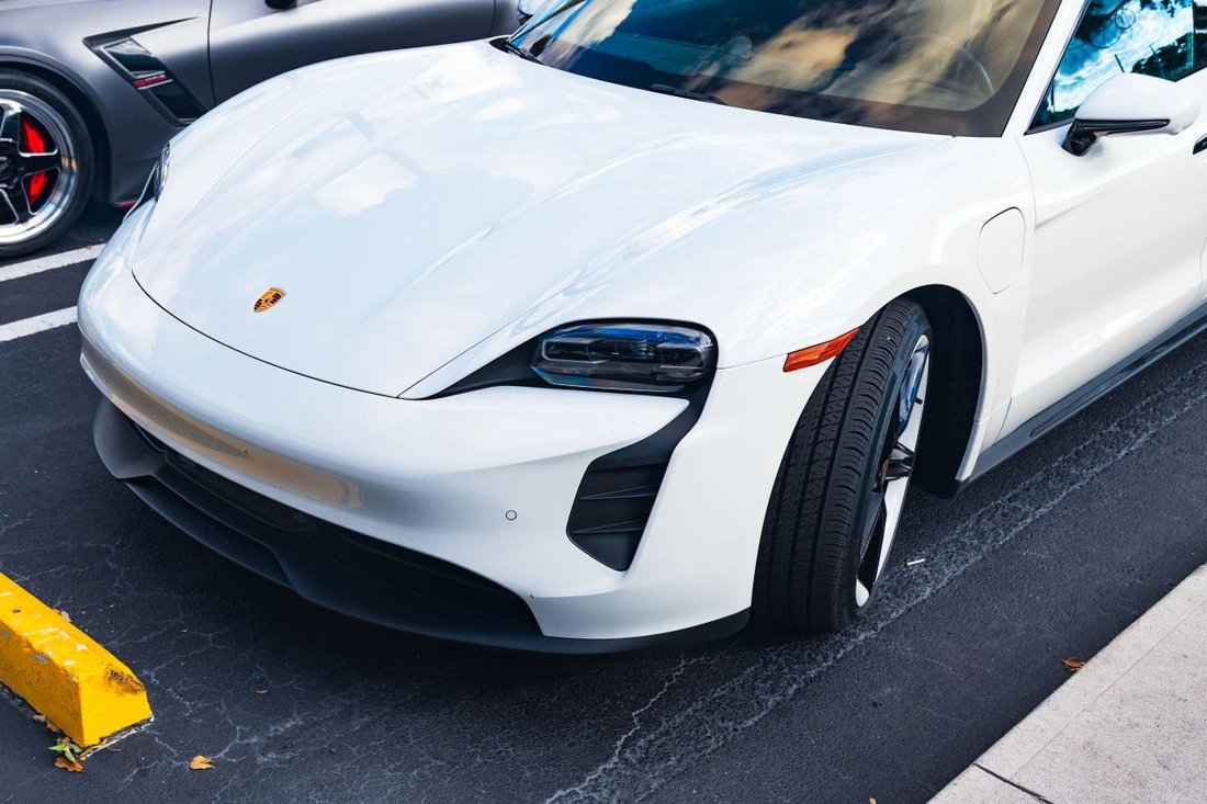Sedan in Boynton Beach, FL, United States 4 - 16969500