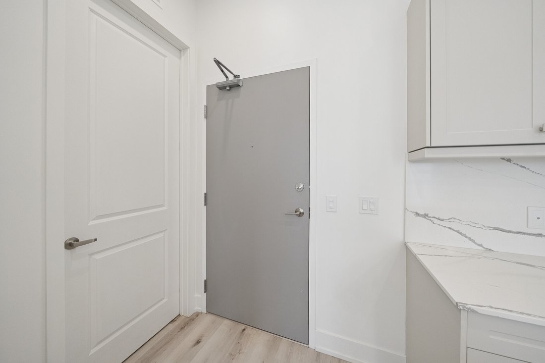 Condo in Kawartha Lakes, Ontario, Canada 4 - 16976172