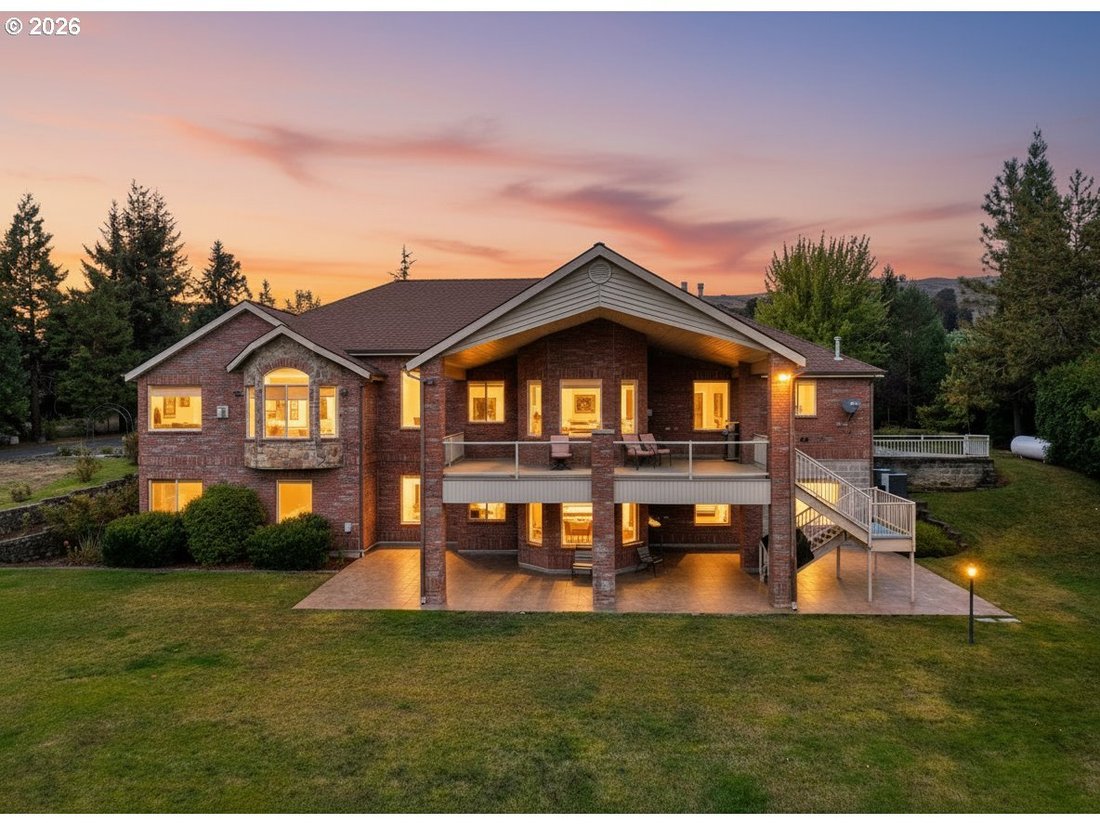 House in Roseburg, Oregon, United States 1 - 16395818