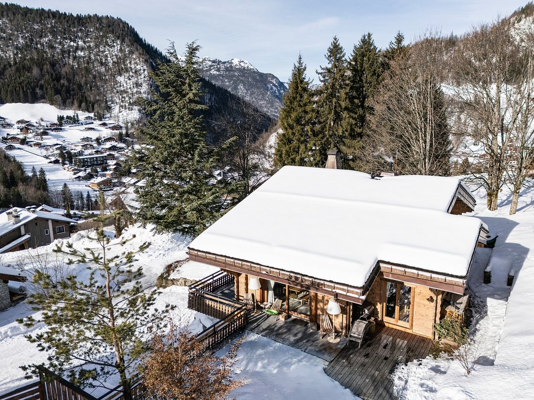 Chalet in La Clusaz, Auvergne-Rhône-Alpes, France 2 - 16655157