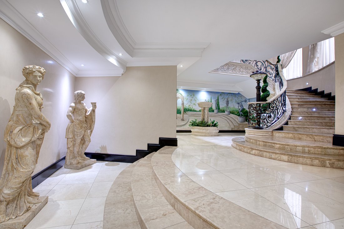 House in Sandton, Gauteng, South Africa 5 - 16976693