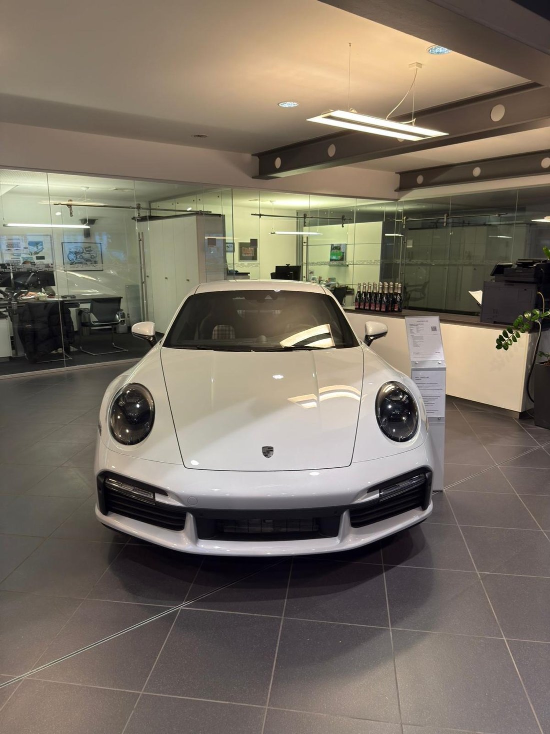 Coupe in Frankfurt am Main, Hessen, Germany 2 - 16976884
