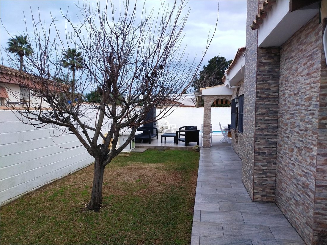 Chalet in Chiclana de la Frontera, Andalusia, Spain 4 - 16976817