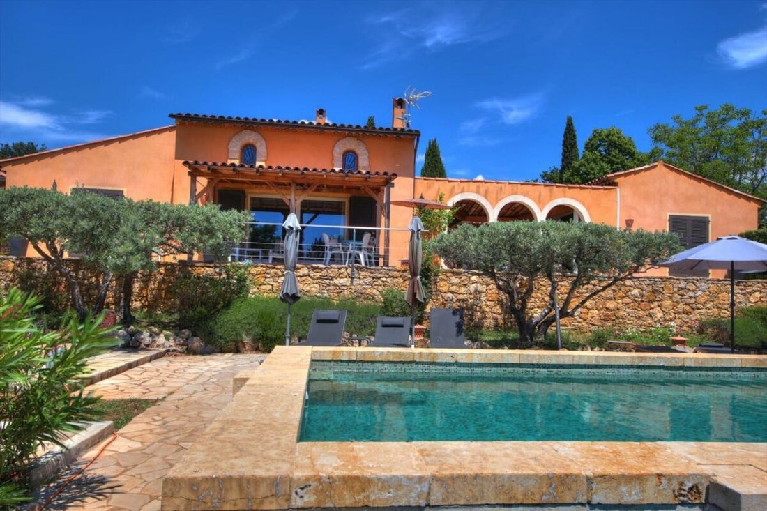 Villa in Aups, Provence-Alpes-Côte d'Azur, France 1 - 16976885