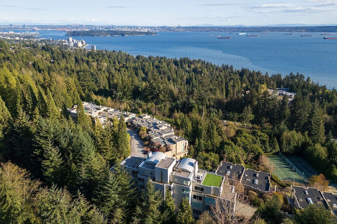 Condo in West Vancouver, British Columbia, Canada 2 - 16976781