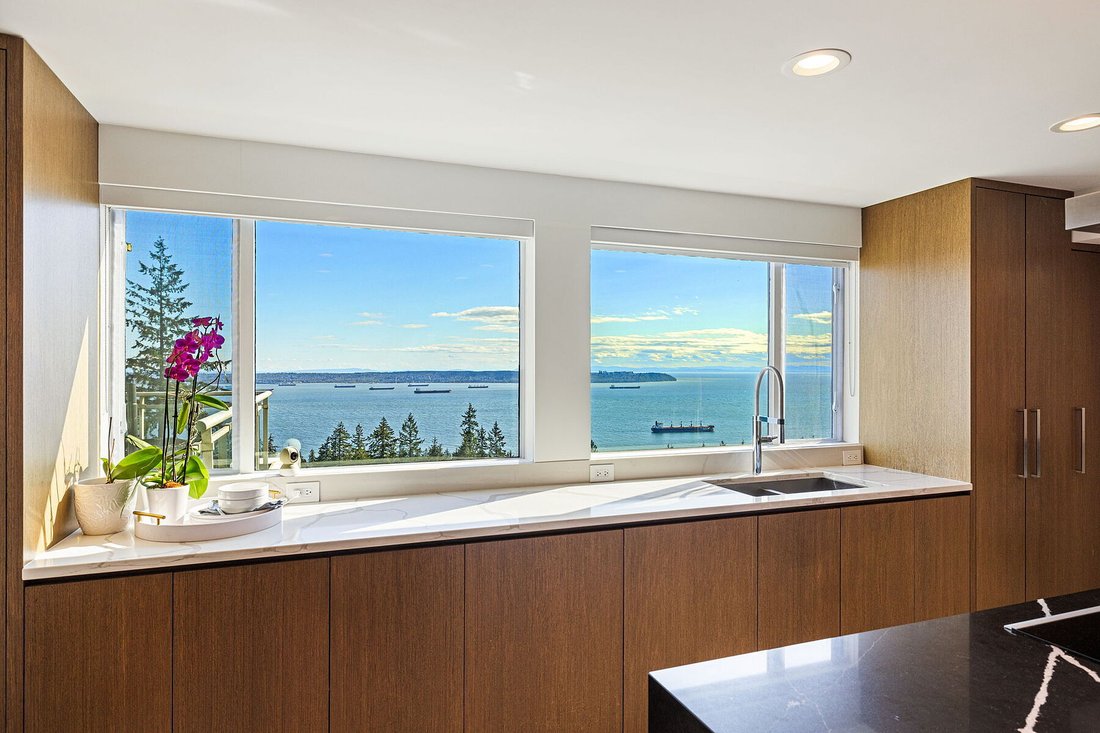 Condo in West Vancouver, British Columbia, Canada 5 - 16976781