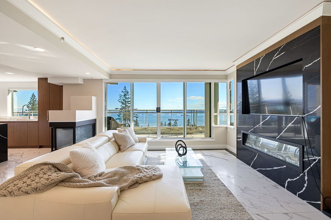 Condo in West Vancouver, British Columbia, Canada 1 - 16976781