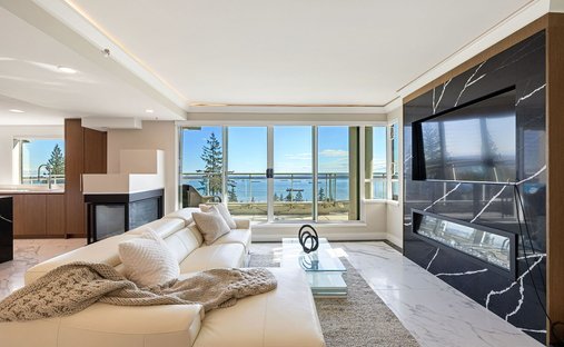 Condo in West Vancouver, British Columbia, Canada 1